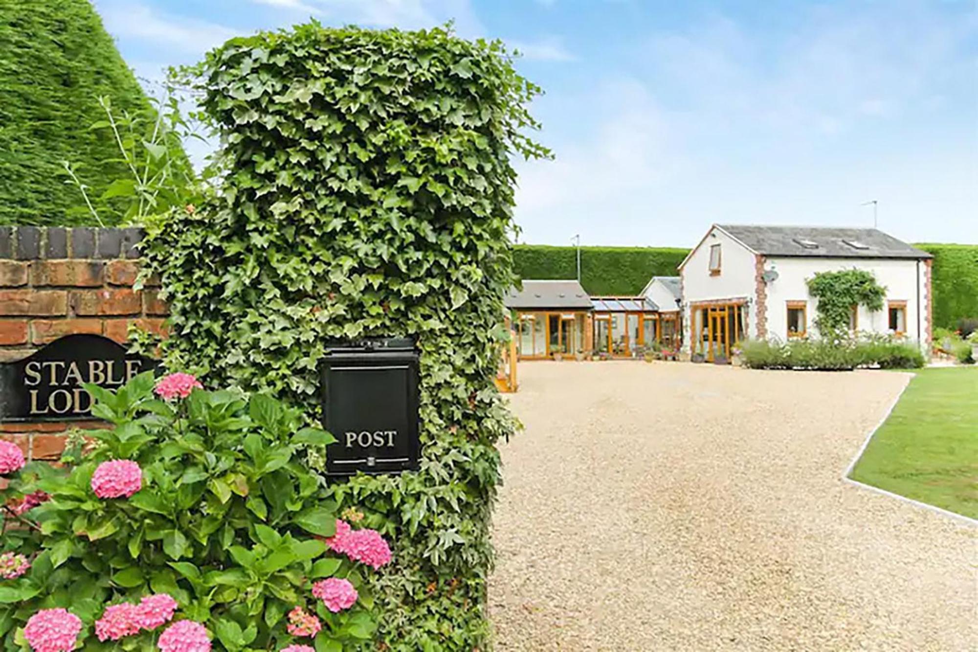 Stable Lodge - Boutique Bed & Breakfast Shurdington Eksteriør bilde